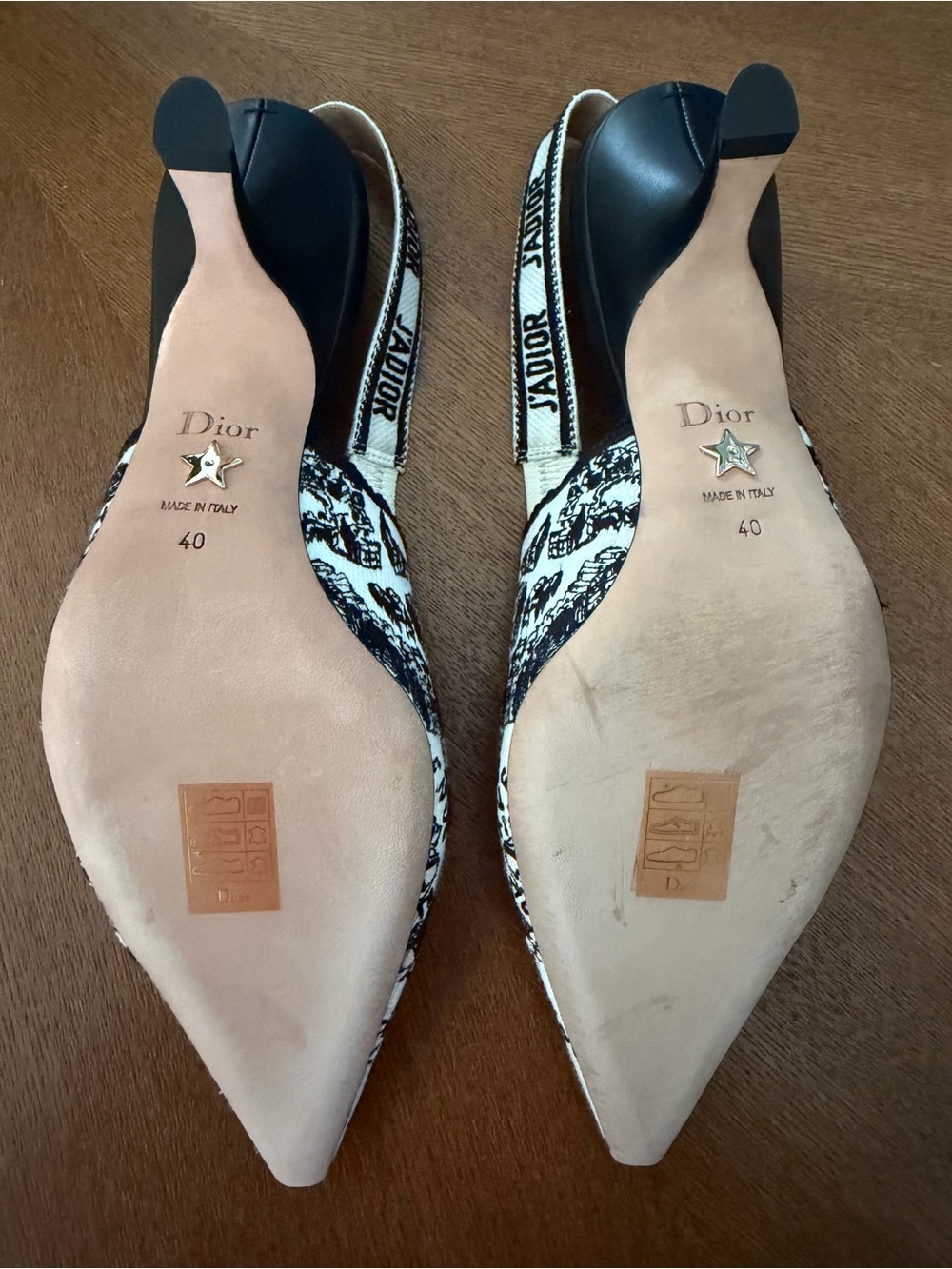 Dior Black & White Printed Pointed Slingback Pumps - Picture 13 of 16